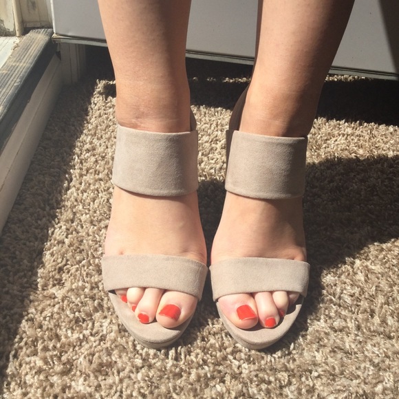 Nude block heels - Picture 2 of 8